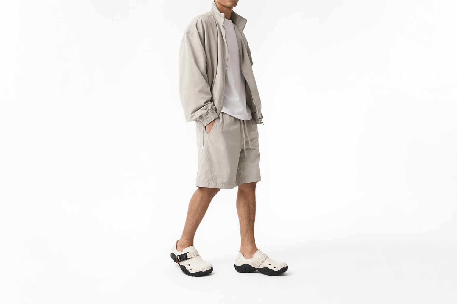 Order Crocs All-Terrain Atlas ''Stucco'' Herrenschuhe. 208173-16U
