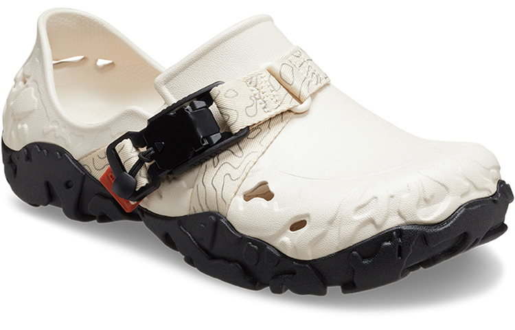 Shop Crocs All-Terrain Atlas ''Stucco'' Herrenschuhe. 208173-16U