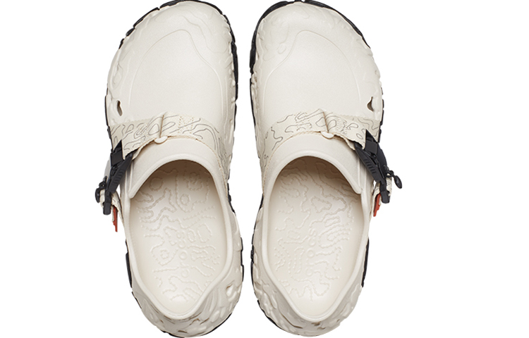 Purchase Crocs All-Terrain Atlas ''Stucco'' Herrenschuhe. 208173-16U