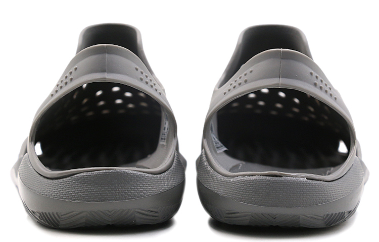 Lookbook Sandalias Unisex Crocs Beach Gris 203963-0DA