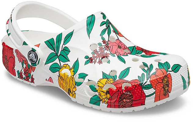 Crocs 贝雅克骆格 沙滩洞洞凉鞋 白色 花卉 Lookbook Crocs 贝雅克骆格 沙滩洞洞凉鞋 白色 花卉