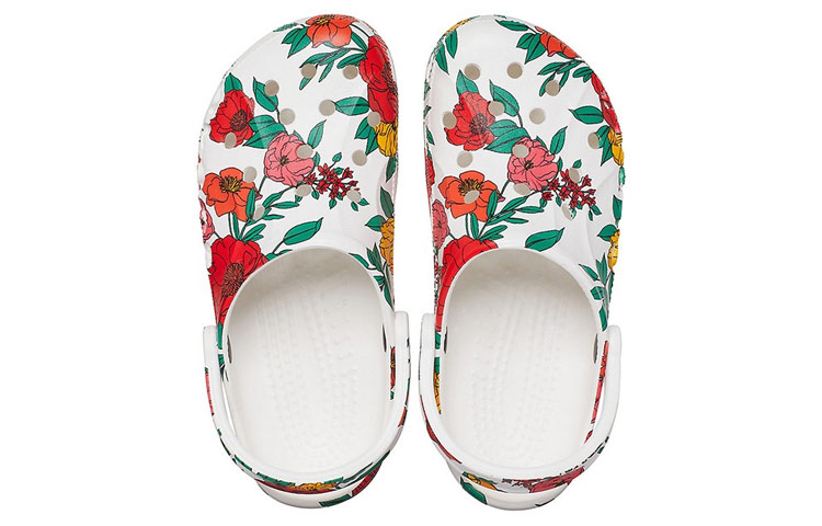 Shop Crocs 贝雅克骆格 沙滩洞洞凉鞋 白色 花卉