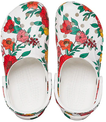 Crocs 贝雅克骆格 沙滩洞洞凉鞋 白色 花卉 Shop Crocs 贝雅克骆格 沙滩洞洞凉鞋 白色 花卉