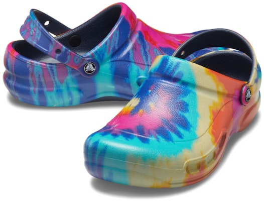 Crocs Bistro 圖案木屐 舒適輕便休閒涼鞋 海軍藍 Shop Crocs Bistro 圖案木屐 舒適輕便休閒涼鞋 海軍藍