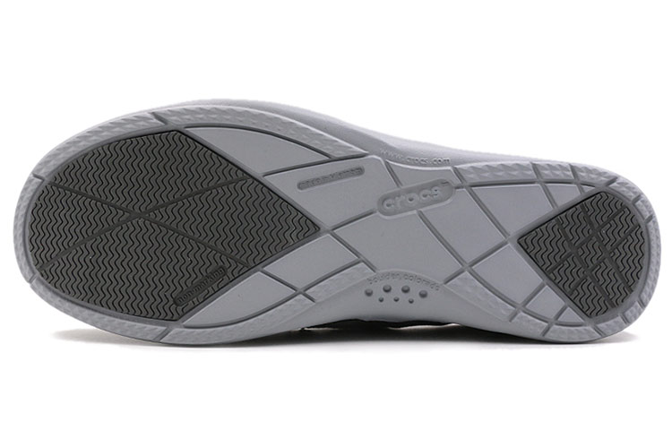 Shop Crocs 灰色休闲鞋 11270-0DV