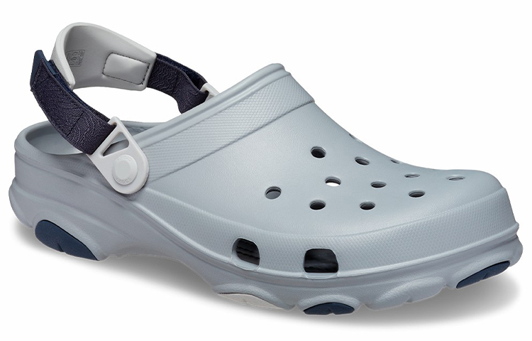 Shop Crocs经典全地形洞洞鞋‘浅灰色’ 206340-007