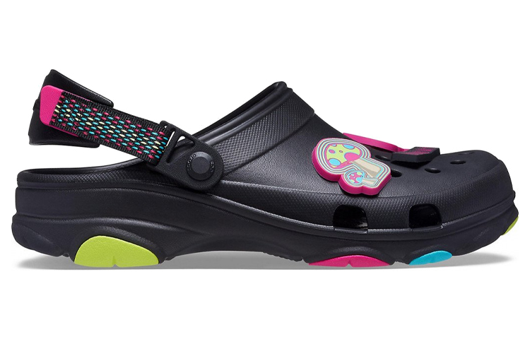 Order Sandal Crocs Classic All-Terrain Casual Minimalis Unisex Hitam 207340-001