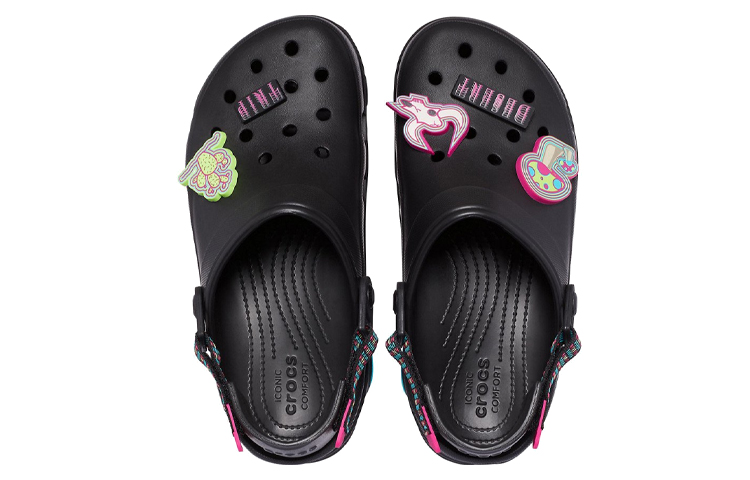 Purchase Sandal Crocs Classic All-Terrain Casual Minimalis Unisex Hitam 207340-001