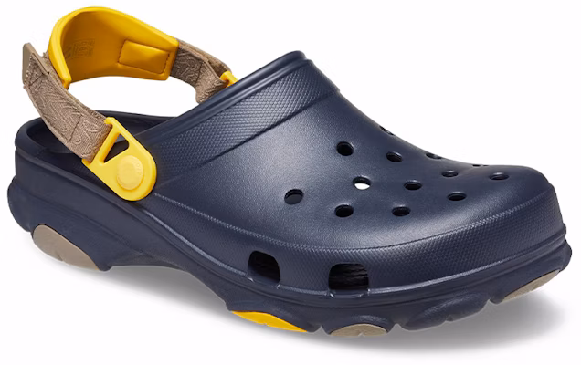 Crocs卡駱馳 沙灘洞洞涼鞋 運動涼鞋 男女同款 深藍 Lookbook Crocs卡駱馳 沙灘洞洞涼鞋 運動涼鞋 男女同款 深藍