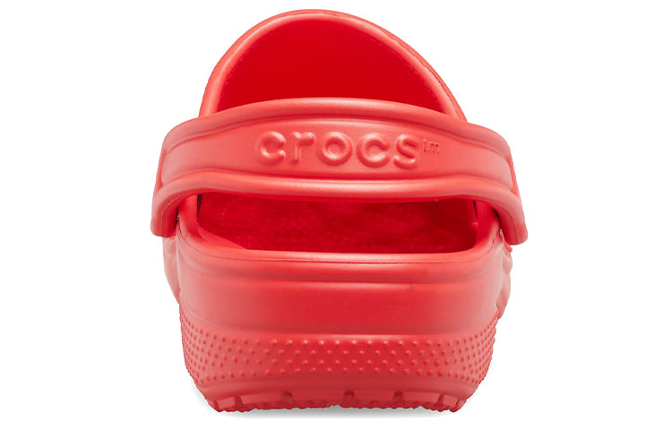 Shop クロックス クラシック ビーチレッド サンダル 10001-8C1