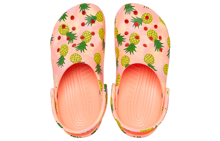 Shop Crocs经典海滩凉鞋男女款红色 207849-83F