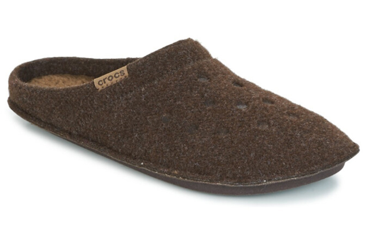 Lookbook Crocs Classic Sandal Santai Unisex Cokelat 203600-23B