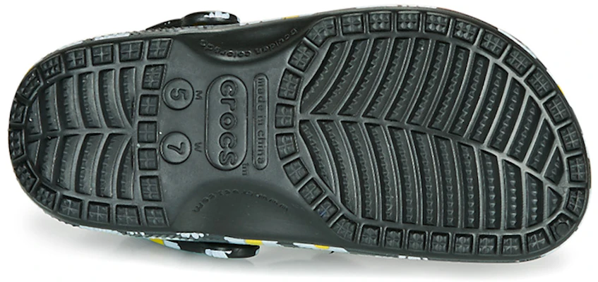 Sandal Unisex Crocs Classic Clo Daisy Cetakan Penuh Hitam 206375-0ZI Sizing Sandal Unisex Crocs Classic Clo Daisy Cetakan Penuh Hitam 206375-0ZI