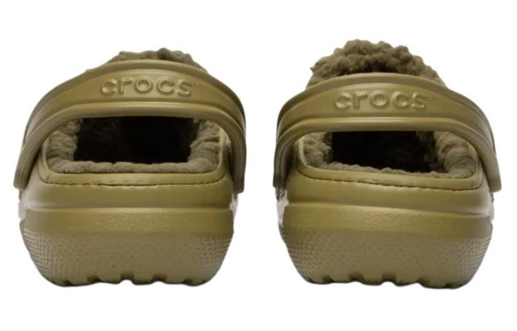 Shop Crocs 经典洞穴鞋 '绿色' 203591-3UA