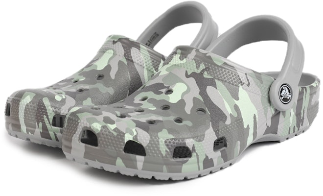 Crocs 迷彩印花 簡約休閒沙灘洞洞涼鞋 灰色 迷彩 Lookbook Crocs 迷彩印花 簡約休閒沙灘洞洞涼鞋 灰色 迷彩