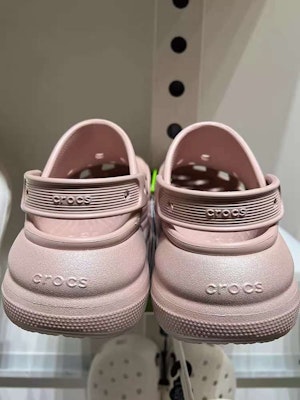 Crocs经典洞洞鞋‘新款式’ 208591 Lookbook Crocs经典洞洞鞋‘新款式’ 208591