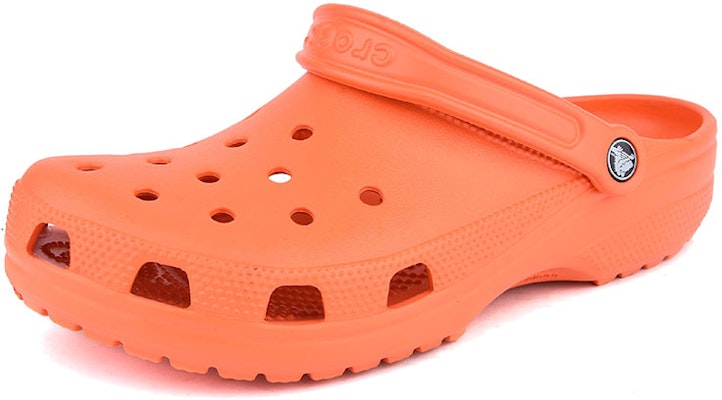 Crocs 經典款沙灘洞洞涼鞋 橘色 Lookbook Crocs 經典款沙灘洞洞涼鞋 橘色