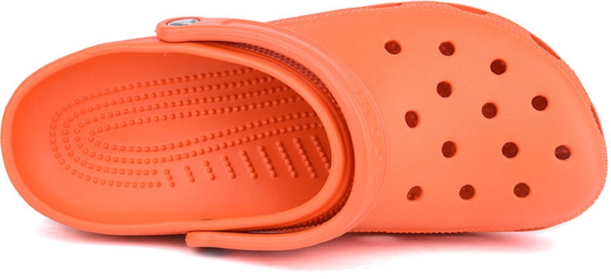 Crocs 經典款沙灘洞洞涼鞋 橘色 Shop Crocs 經典款沙灘洞洞涼鞋 橘色