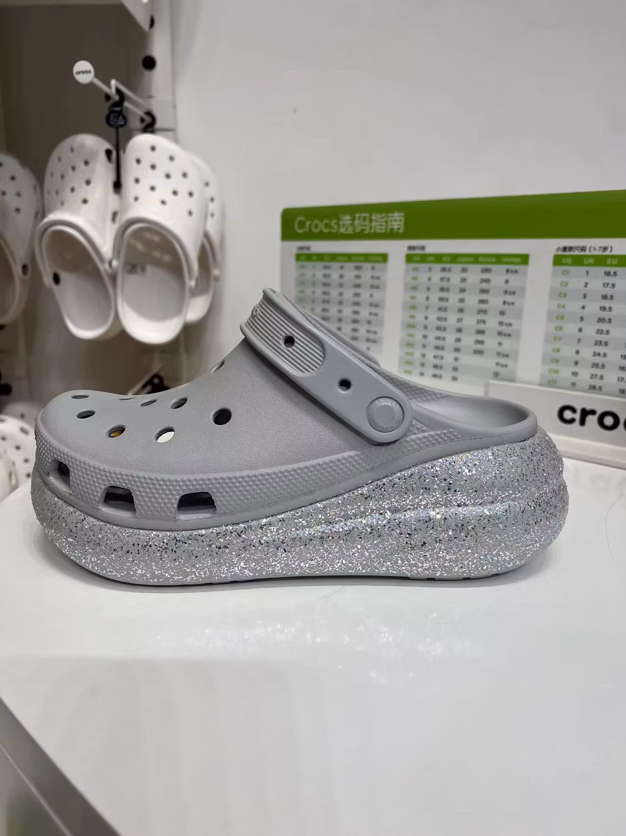 crocs-classic-clog-shiny-puff-208256-1-ft