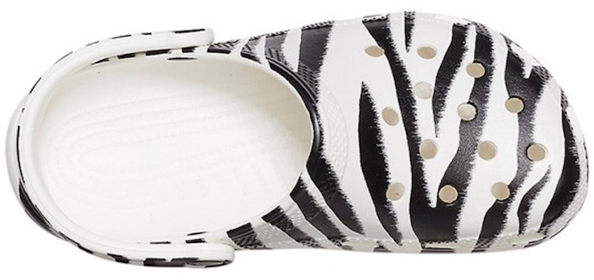 Sandal Pantai Crocs Classic Clog Cetak Hewan Hitam Putih 206676-1DE Lookbook Sandal Pantai Crocs Classic Clog Cetak Hewan Hitam Putih 206676-1DE