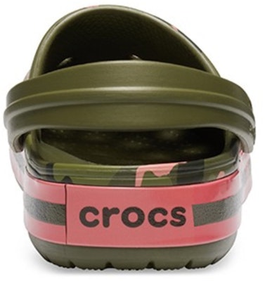 Crocs Classic Clog Beach Sandals Green Pink 205579-3S9 Lookbook Crocs Classic Clog Beach Sandals Green Pink 205579-3S9