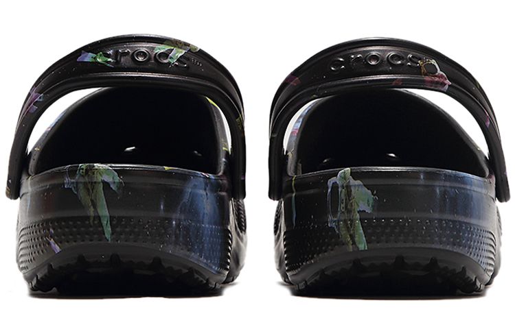 Lookbook Crocs 經典款 透氣洞洞鞋 黑色 男女同款