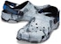 Selipar Crocs Classic Clog Desert Camouflage Unisex Hitam Kelabu untuk Pantai/Luar. 207305-097