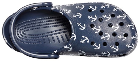 Crocs经典洞洞鞋打印拖鞋深蓝色 206053-462 Shop Crocs经典洞洞鞋打印拖鞋深蓝色 206053-462