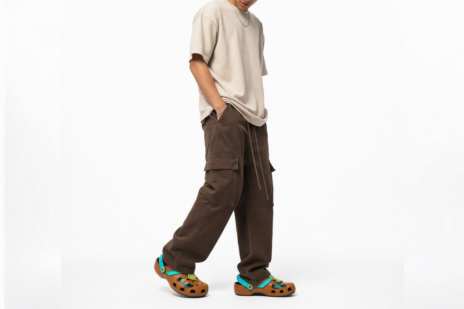 Order Crocs Classique Sabot Scooby-Doo! 210100-001