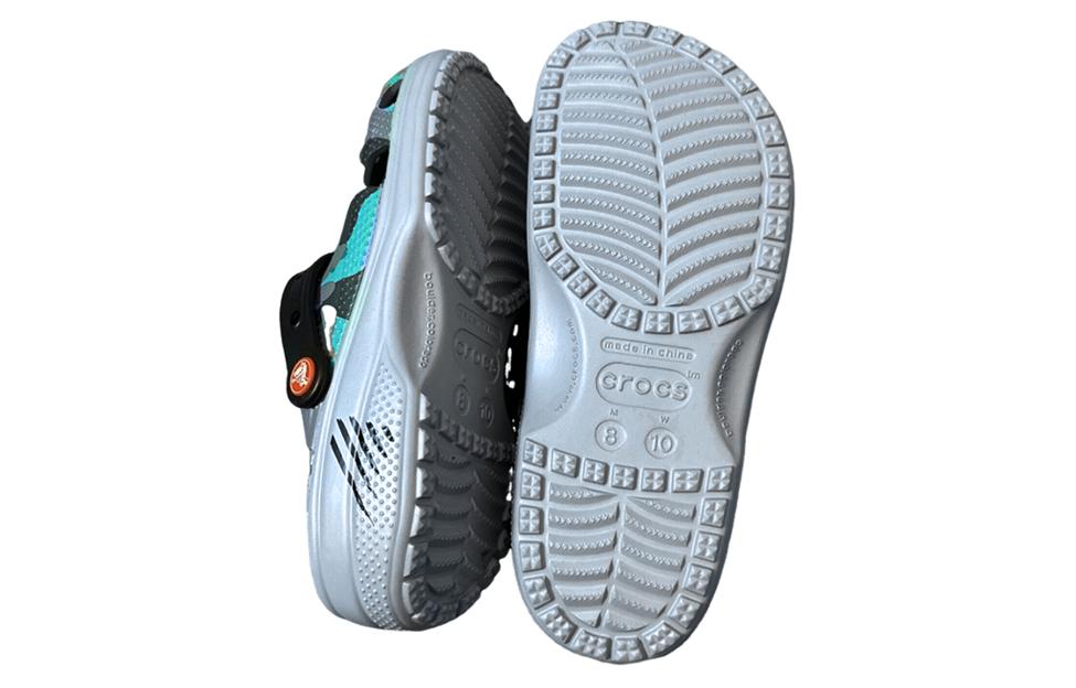 Shop 크록스 클래식 클로그 만달로리안 카모 (Crocs Classic Clog Mandalorian Camo) 207585-90H