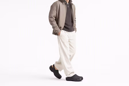 Order Crocs 經典手工拖鞋 ''黑沙'' 211354-0LD