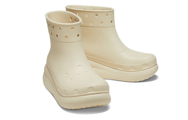 Lookbook Bota Crocs Classic Crush 'Bone' 207946-2Y2
