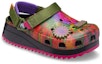 Lookbook Crocs Klasik Hiker Peace Out Hijau 207295-988