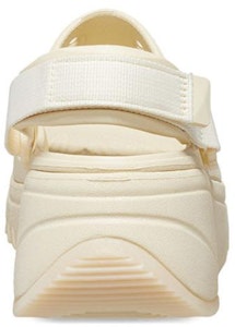 クロックス クラシック ハイカー エスケープ ベージュ 208181-108 Shop クロックス クラシック ハイカー エスケープ ベージュ 208181-108