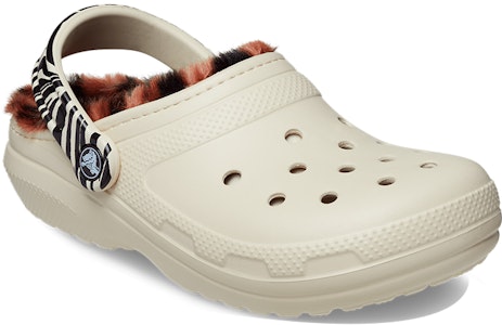 Crocs Classic Lined Animal Remix Clog 'Hitam' 207842-2Y9 Lookbook Crocs Classic Lined Animal Remix Clog 'Hitam' 207842-2Y9