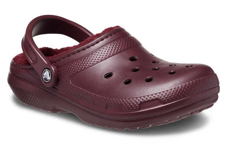 Lookbook Zuecos Forrados Clásicos Crocs ''Dark Cherry''. 203591-6WD