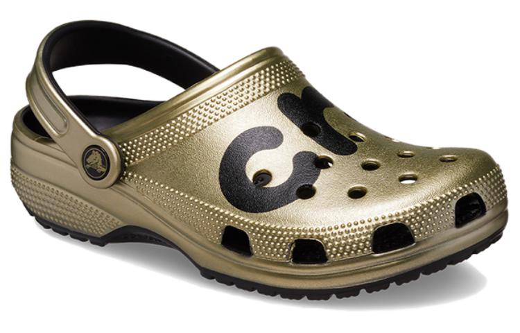 Lookbook クロックス クラシック メタリック ロゴ クロッグ ゴールド メタリック 210803-797