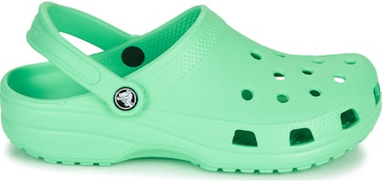 Crocs Classic Sandal Olahraga Hijau Tumit Datar Outdoor 10001-3U3 Order Crocs Classic Sandal Olahraga Hijau Tumit Datar Outdoor 10001-3U3