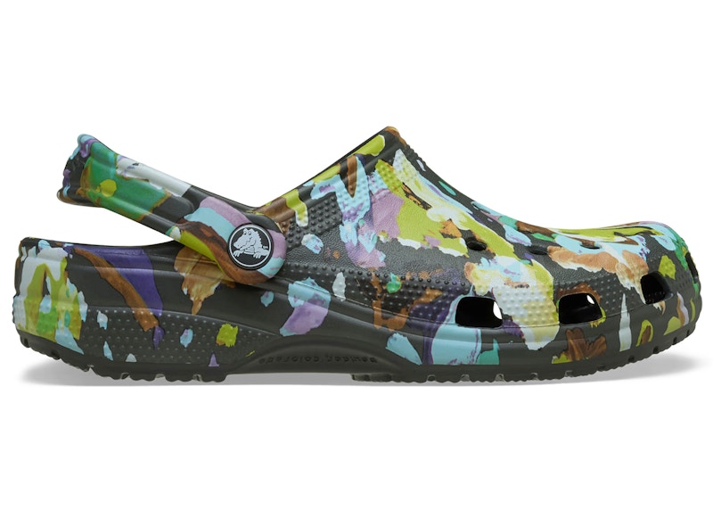 Buy Crocs Classic Zueco Floral Pintado Negro Arena 211587-0LD