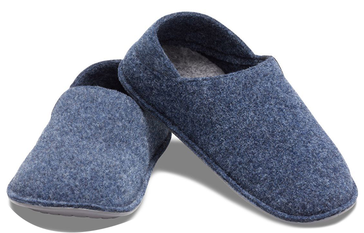 Shop Crocs 经典软底拖鞋 男女通用 蓝色拖鞋 205837-459