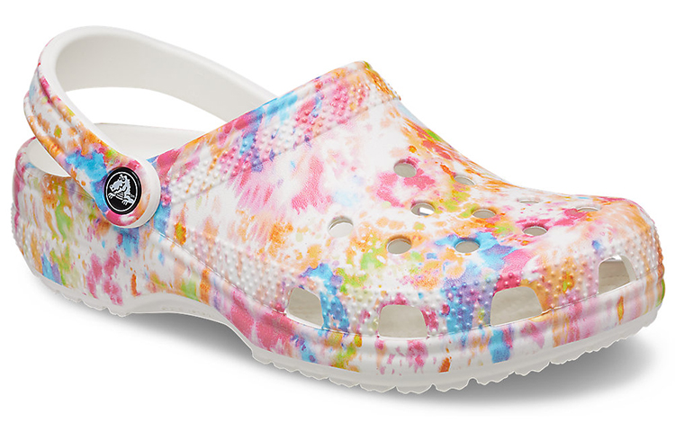 Lookbook Sandal Pantai Unisex Crocs Classic Tie Dye 205453-83B