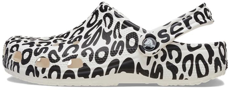 crocs-classic-warped-logo-clogs-white-black-210805-100