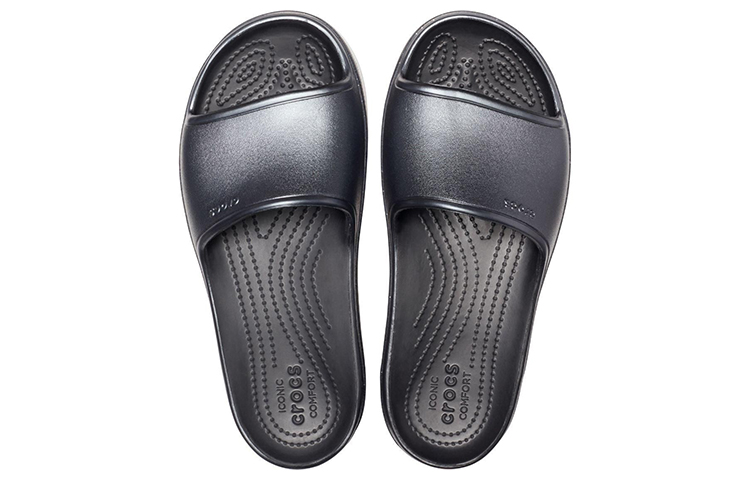 Shop Crocs Crocband 休闲男女款黑色拖鞋 205913-002