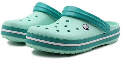 Shop Crocs 卡駱馳 Crocband 輕便耐磨涼鞋 男女同款 薄荷綠