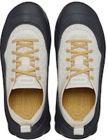 Shop クロックス エコー サージ アーモンド ティント 210079-0LL