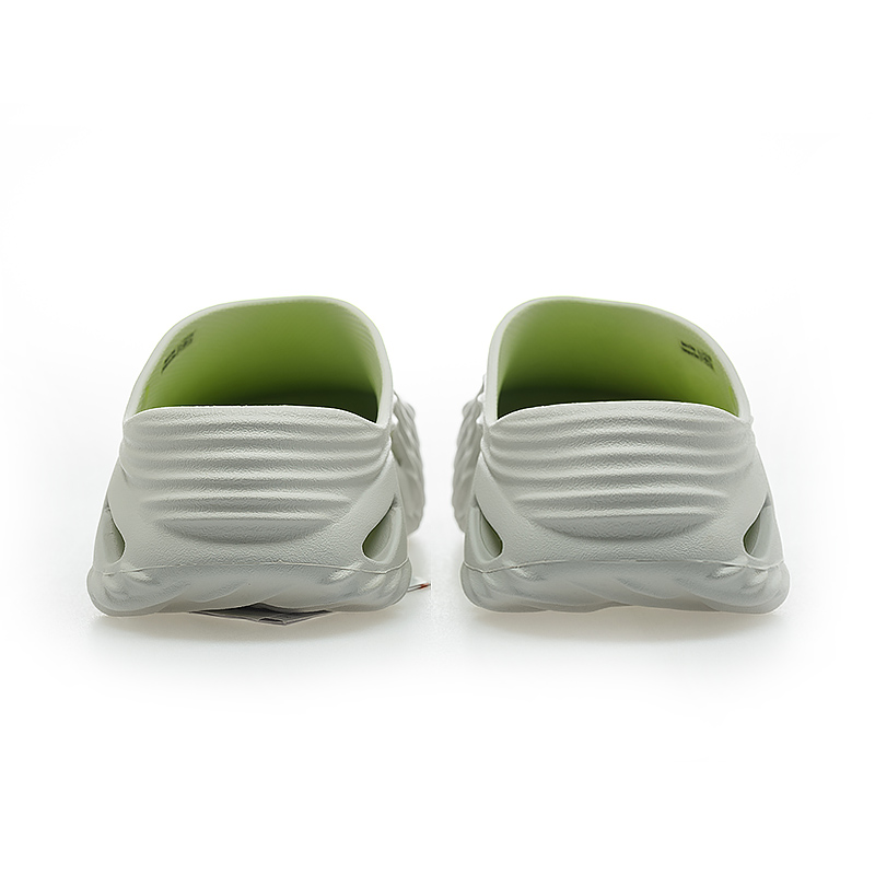 Lookbook クロックス エコー ウェーブ ATM スニーカー プレーングレー 210521-1FT