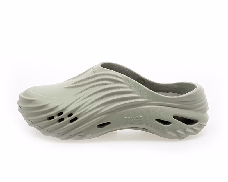 crocs-echo-wave-ept-sneakers-210521-1-lm
