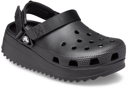 Crocs卡羅希經典戶外 多孔運動涼鞋 男女款 黑色 Lookbook Crocs卡羅希經典戶外 多孔運動涼鞋 男女款 黑色