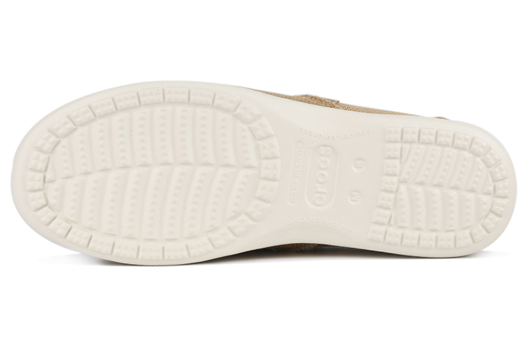 Shop クロックス軽量通気アスレジャースポーツシューズ(茶) 206074-2U3