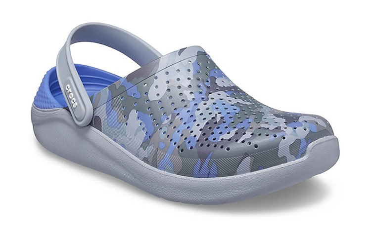 Lookbook Crocs LiteRide 閃電鞋 印花洞洞涼鞋 灰藍迷彩